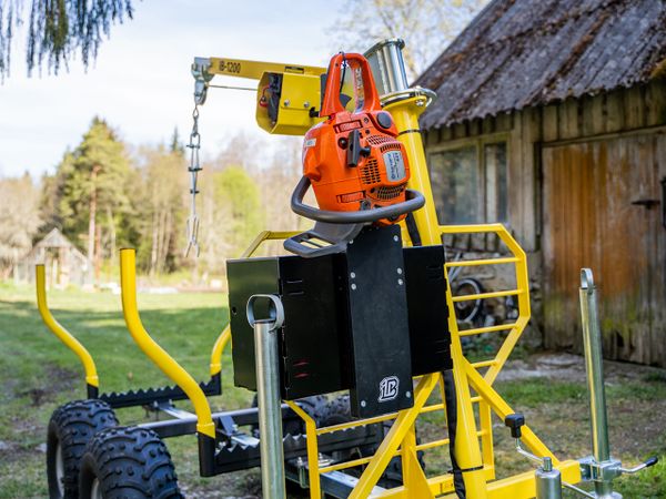 Bagasjeboks med motorsagholder bilde 6